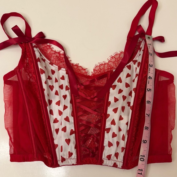 Victoria's Secret Valentine's Day Red Hearts Bralette - Picture 9 of 9
